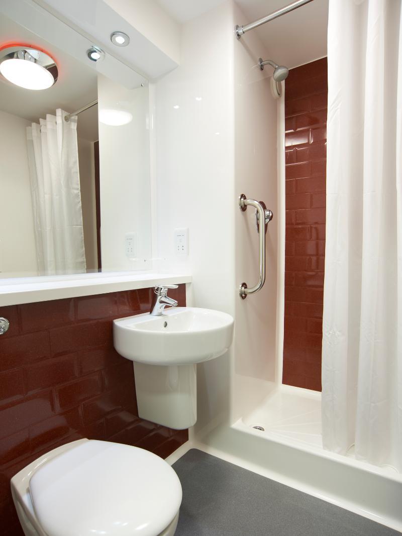 Travelodge Liverpool Central Exchange Street Екстер'єр фото