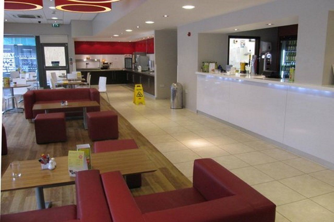 Travelodge Liverpool Central Exchange Street Екстер'єр фото